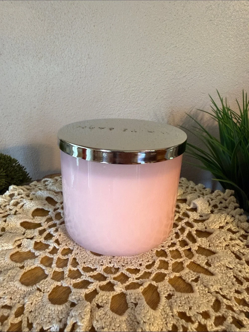 White Barn Crushed Candy Cane Candle - Pink with Silver Lid - Picture 2 of 4